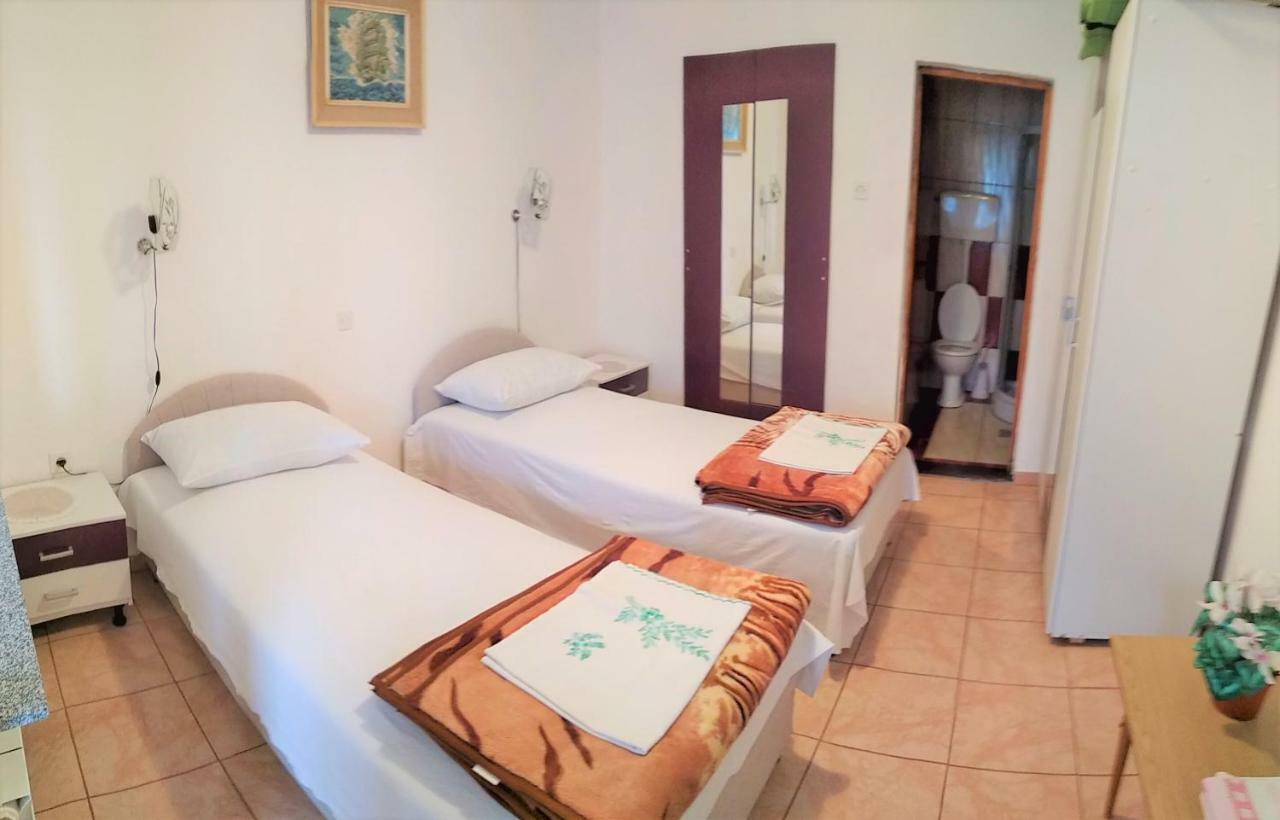 Guest House Julia Senj  Εξωτερικό φωτογραφία